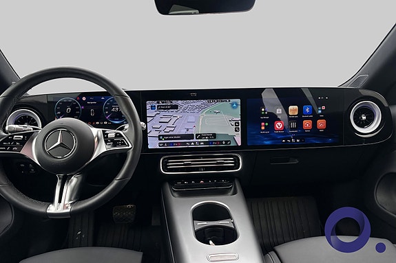 Mercedes-Benz CLA350 13 of 17