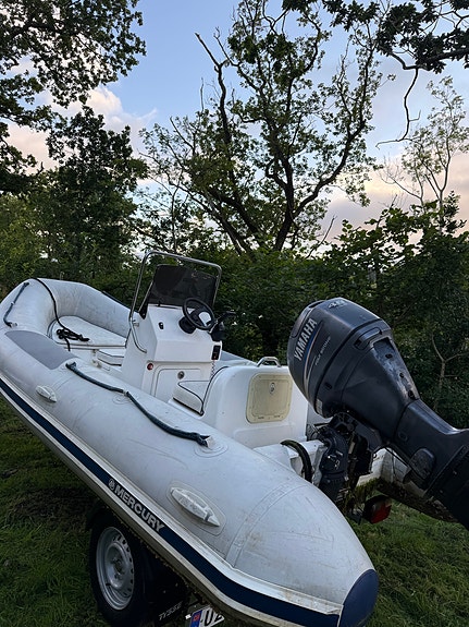 RIB Quicksilver Ocean Runner 460 2019 modell med 40 HK Yamaha og styrekonsoll 3 of 3