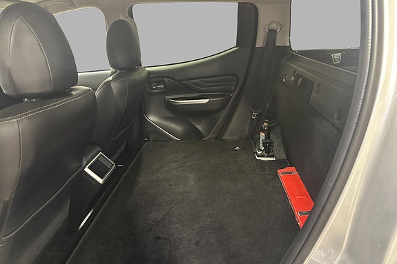 Mitsubishi L200 16 of 23