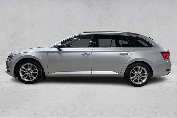 Skoda Superb 2 of 26