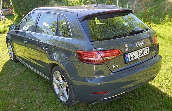 Audi e-tron 3 of 10