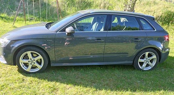 Audi e-tron 4 of 10