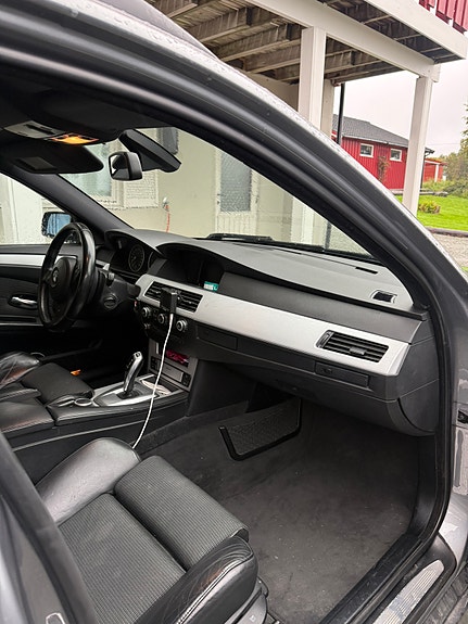 BMW 525d 6 of 6