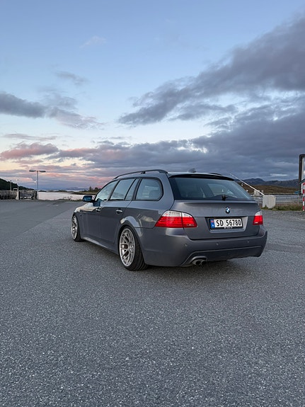 BMW 525d 3 of 6