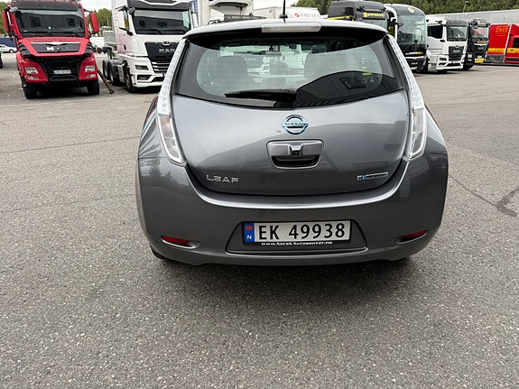 Nissan Leaf 4 of 16