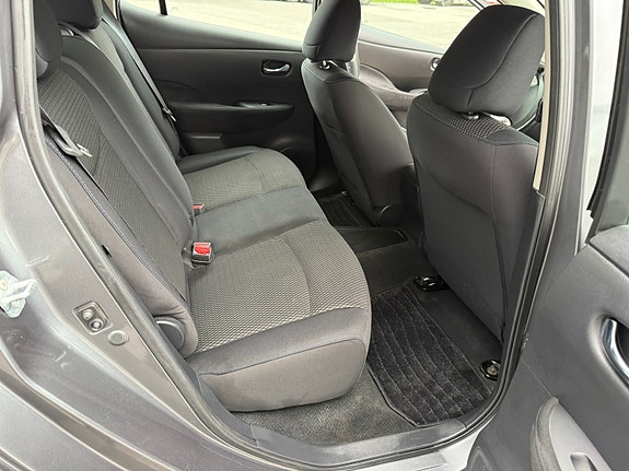 Nissan Leaf 9 of 16