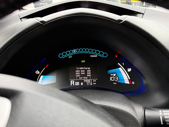 Nissan Leaf 15 of 16