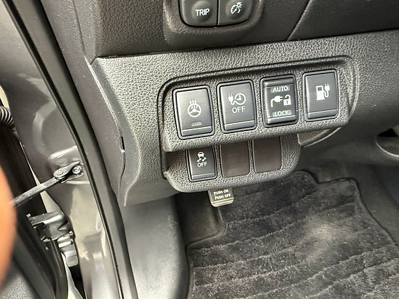 Nissan Leaf 8 of 16