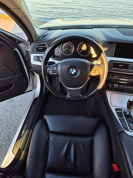 BMW 520i 26 of 30