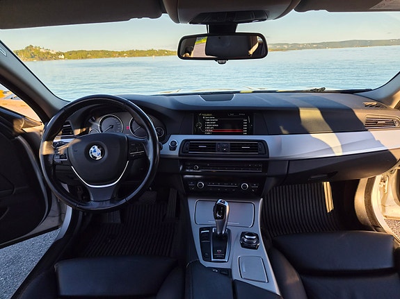 BMW 520i 25 of 30