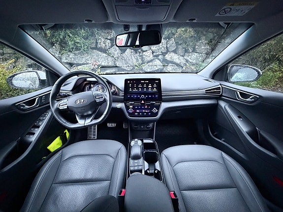 Hyundai IONIQ 20 of 22