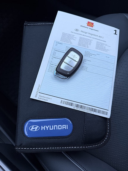 Hyundai IONIQ 22 of 22