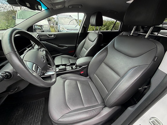 Hyundai IONIQ 14 of 22