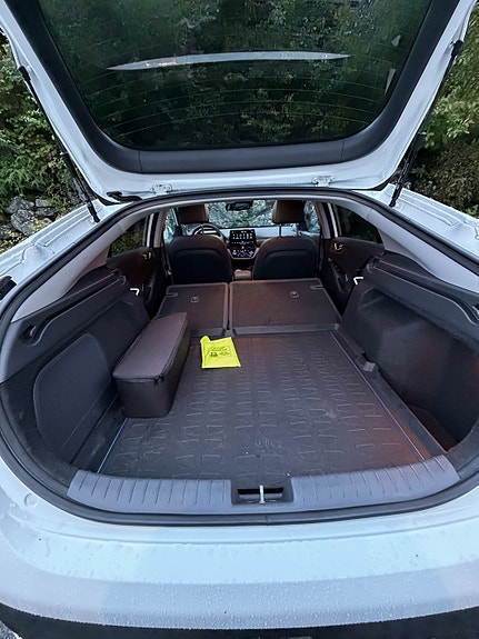 Hyundai IONIQ 19 of 22