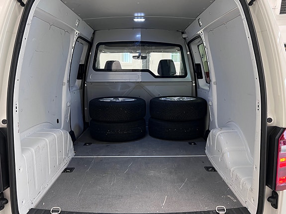 Volkswagen Caddy Maxi 13 of 30