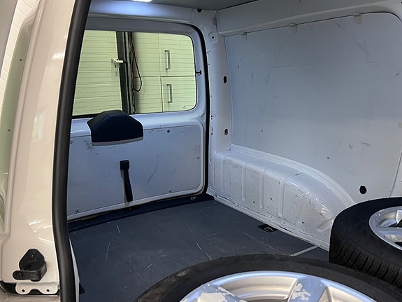 Volkswagen Caddy Maxi 4 of 30