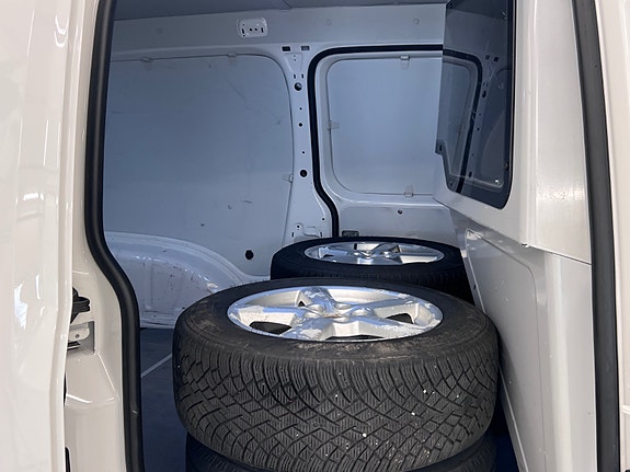 Volkswagen Caddy Maxi 3 of 30