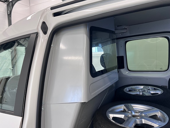 Volkswagen Caddy Maxi 20 of 30