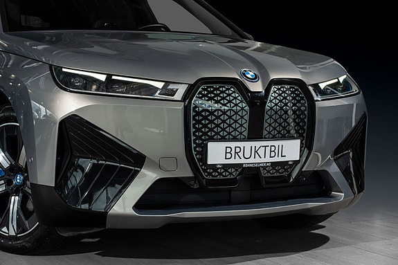 BMW iX 5 of 30