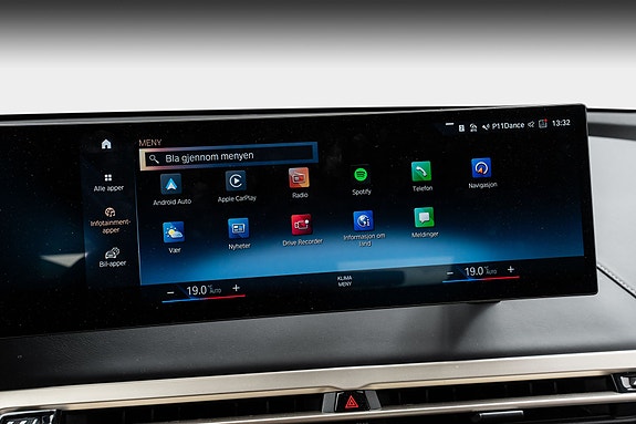 BMW iX 29 of 30