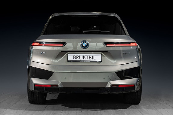 BMW iX 4 of 30