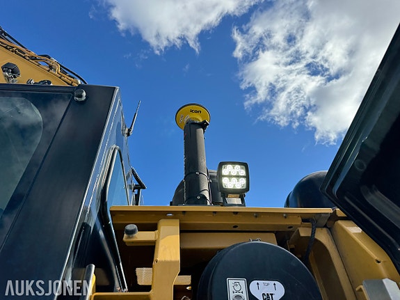 Cat 330F L MED BORERIGG OG SPUNTEAGGREGAT 25 of 30