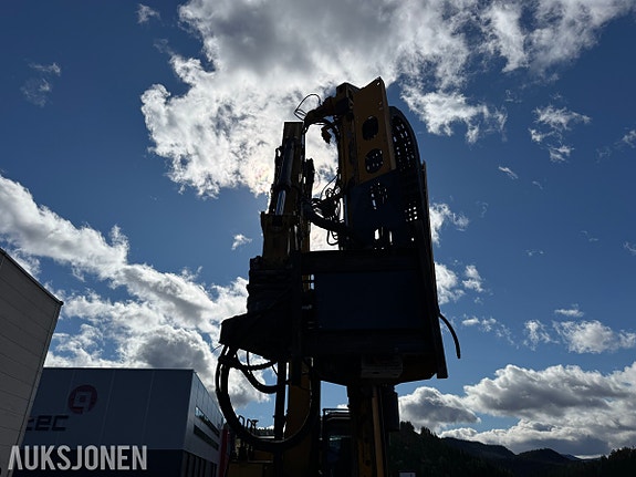 Cat 330F L MED BORERIGG OG SPUNTEAGGREGAT 4 of 30