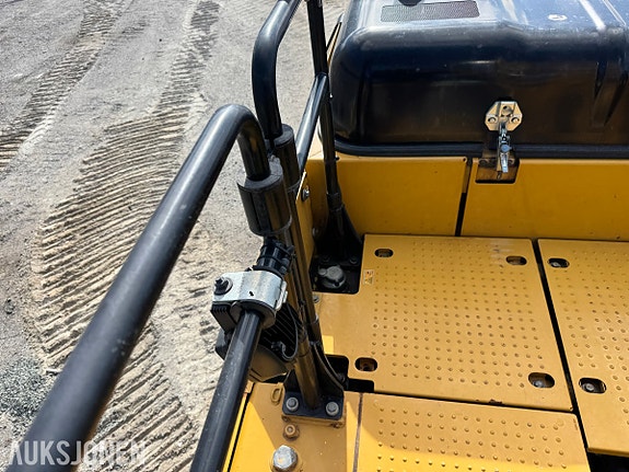 Cat 330F L MED BORERIGG OG SPUNTEAGGREGAT 27 of 30