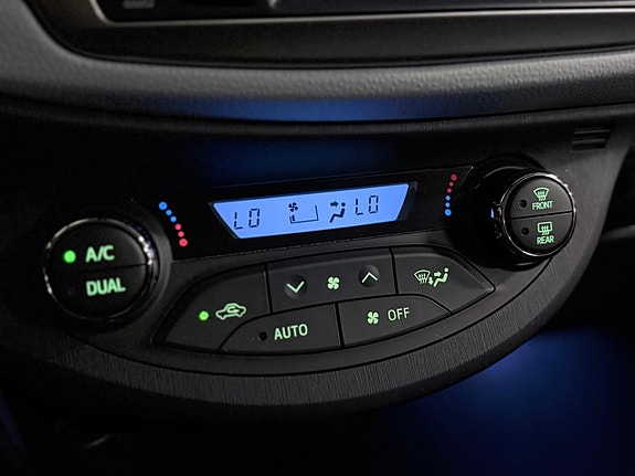 Toyota Yaris 27 of 30