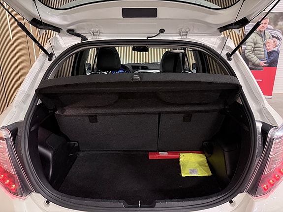 Toyota Yaris 21 of 30