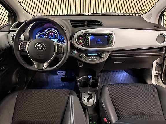 Toyota Yaris 19 of 30