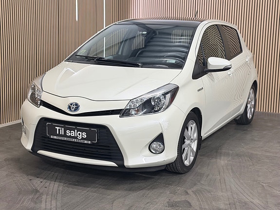 Toyota Yaris 4 of 30