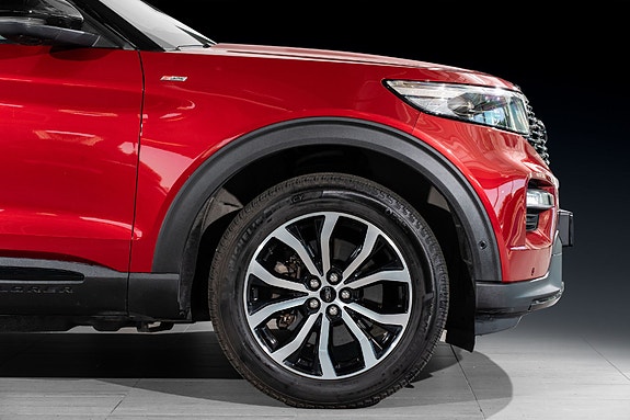 Ford Explorer 7 of 30