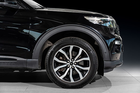Ford Explorer 9 of 29