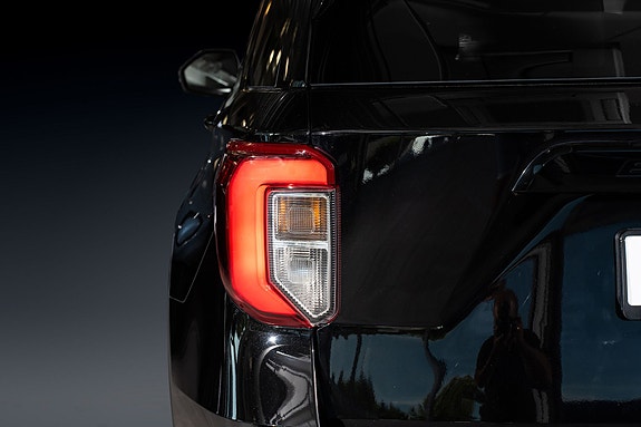 Ford Explorer 8 of 29