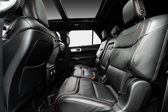Ford Explorer 17 of 29