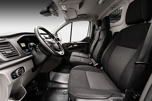 Ford Transit Custom 13 of 26