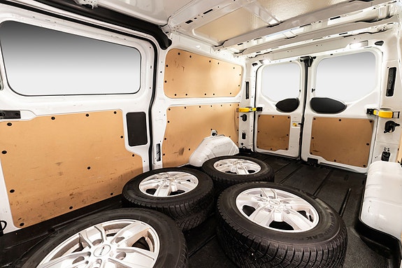 Ford Transit Custom 24 of 26