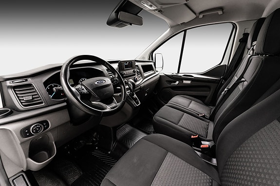 Ford Transit Custom 11 of 26