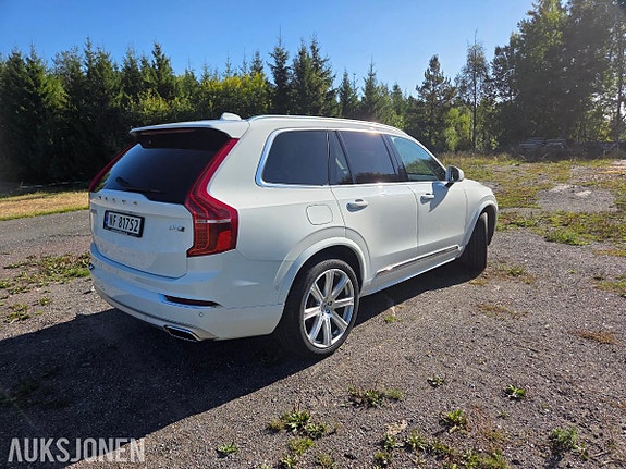Volvo XC90 5 of 30