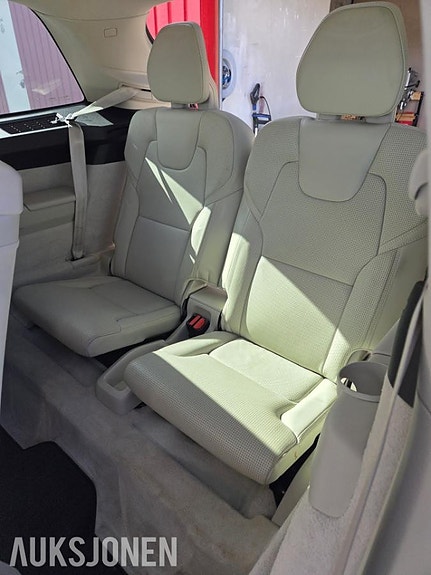 Volvo XC90 23 of 30