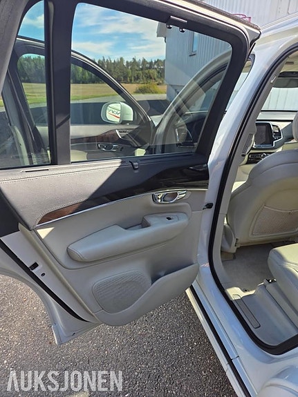 Volvo XC90 21 of 30