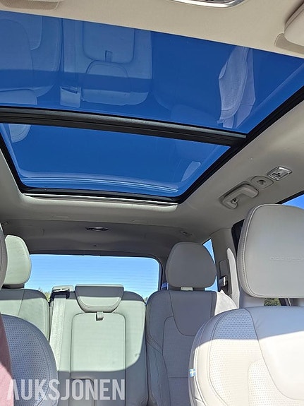 Volvo XC90 27 of 30