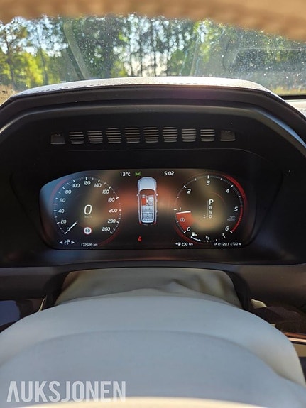 Volvo XC90 28 of 30