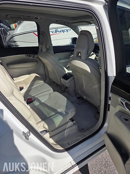 Volvo XC90 22 of 30
