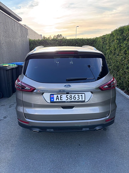 Ford S-MAX 4 of 22