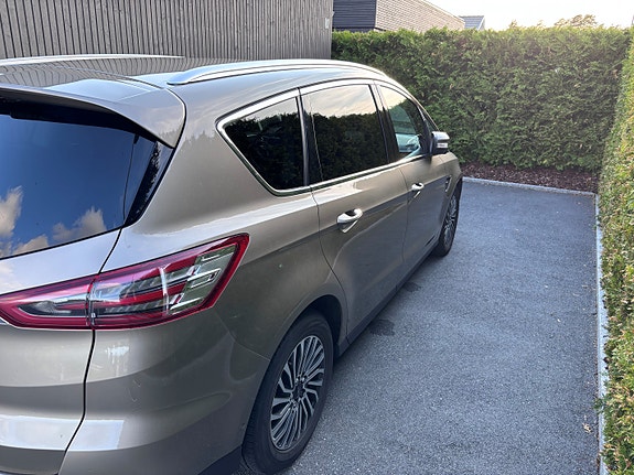 Ford S-MAX 5 of 22