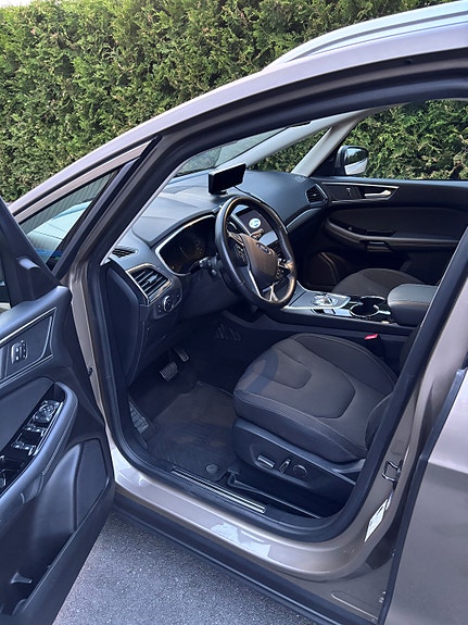Ford S-MAX 8 of 22