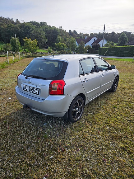Toyota Corolla 6 of 9