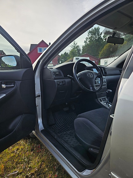 Toyota Corolla 7 of 9